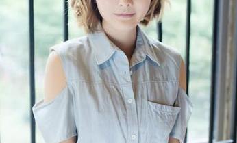 GIRLT果团网 - 这也叫私拍？萌神妹妹在校服里的每一角都令人心醉。