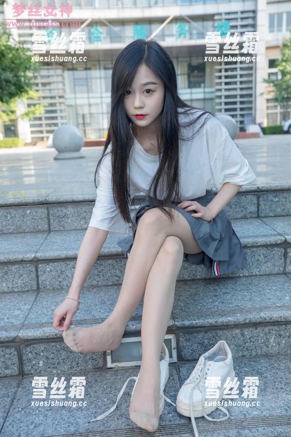 MSLASS梦丝女神-小酱 MSLASS梦丝女神 - 写真中的小酱,黑皮肤的折磨,让我琢磨好久不明白。