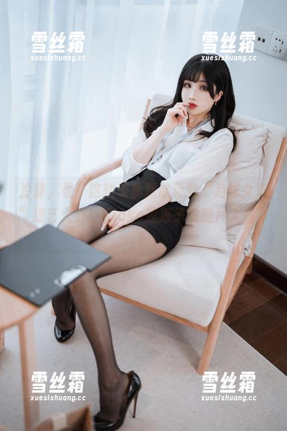 冷静，看！这就是蠢蠢欲动的“月球女友”综艺大赛！Rioko凉凉子的照片太搞了！