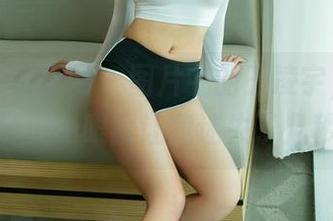 UGirls尤果网 - 图片中的王凌宇，JK，唔，随便一眼就让我迷失了几秒钟。
