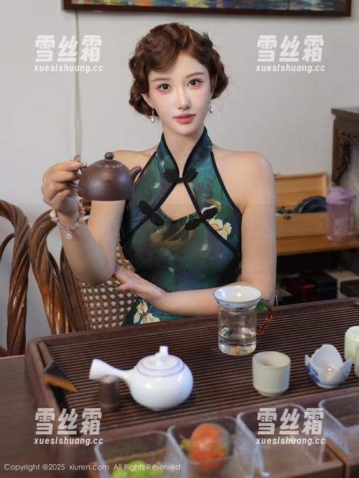 Xiuren秀人网-Zoe柚柚 Xiuren秀人网 - 本以为海边是个清新地,结果Zoe柚柚把它变得“火热”。