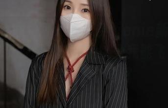 Xiuren秀人网 - 小薯条nienie新报到：穿上套装的那一刻，我以为我能飞…结果只是掉了个马尾