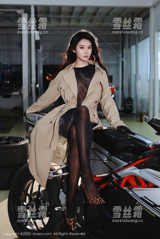 Xiuren秀人网-小雨baby Xiuren秀人网 - 温柔果然是小雨baby的强项,搭配无圣光的写真,有种言语无法表达的美。