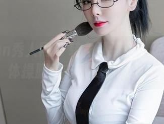Xiuren秀人网 - 转角遇到爱？张庭蓉的体操服和丰富资源的偶遇