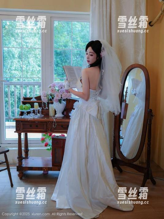 Xiuren秀人网-清水美嘉 Xiuren秀人网 - 清水美嘉泳池写真,不看会后悔的下载!