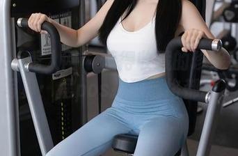 Xiuren秀人网 - 值得收藏的珍妮花瑜伽写真：摆pos摆到筋络都松了