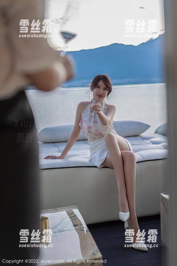Xiuren秀人网 - 瑶瑶baby制服写真，原图宛如‘军装轮回’，你敢不敢看？