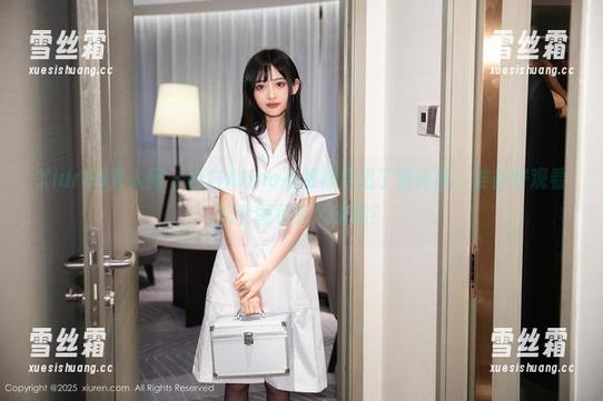 Xiuren秀人网-白白Alina Xiuren秀人网 - 白白Alina把棉袜穿出了新高度,准备好观看这个图包氧气罐吗?