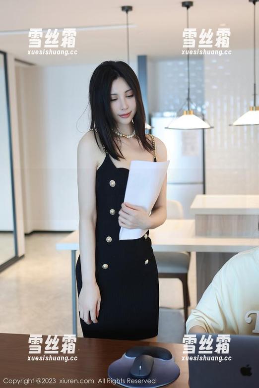 Xiuren秀人网-蛋蛋宝 Xiuren秀人网 - 向蛋蛋宝致敬,下载她的美脚图,岛国旅游必带良品?