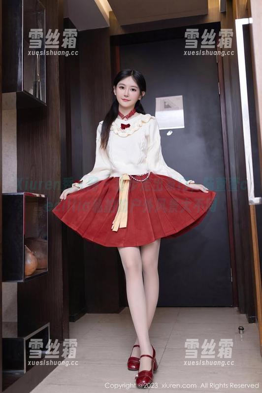 Xiuren秀人网 - 徒步走出家门，陆萱萱cecillia私拍的户外风景大不同