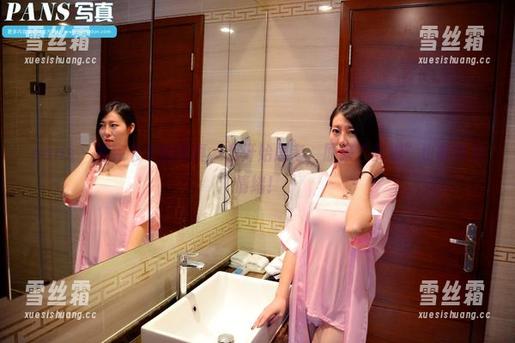 pans-卡卡 pans - 看完卡卡的写真,我开始思考,原来“美脚”也能传达情绪!