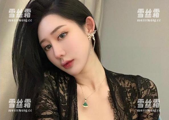 不爱笑的赛琳 微密圈 - 这套不爱笑的赛琳的吊带写真,当我看到时,我的目光停驻了一秒……然后再也走不动。