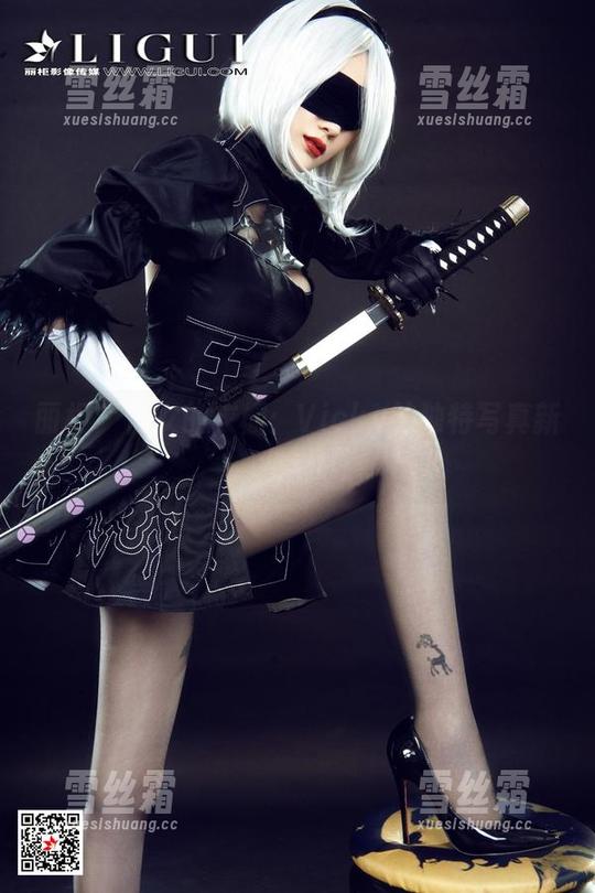 丽柜-vicky 丽柜 - 修女的衣橱:Vicky的独特写真新视角!