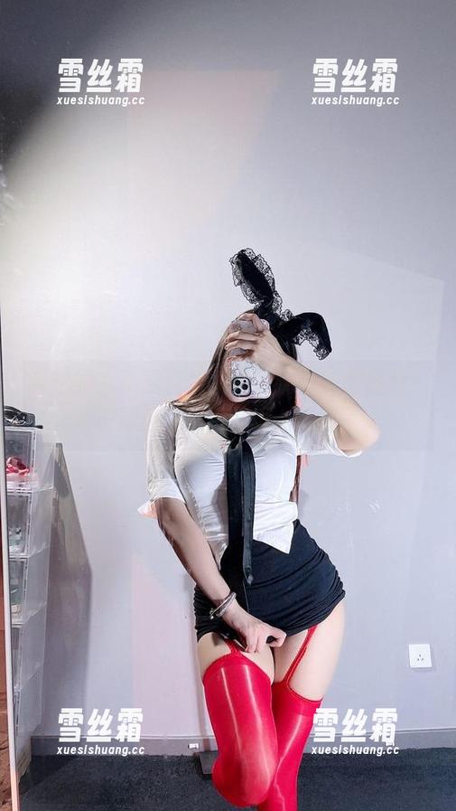 兔宝妮to 微密圈 - 高清碰撞,兔宝妮to校服图包,瞥一眼就想多看几眼,太撩了。