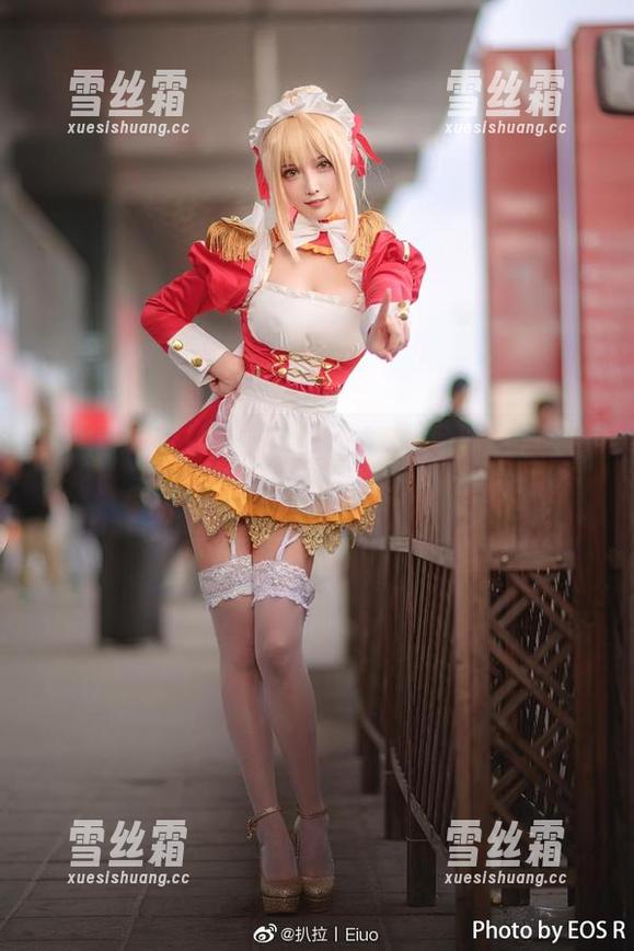 不止是只是简言，连龙姬都来当壁纸！这是个多么‘魔性’的美图啊！
