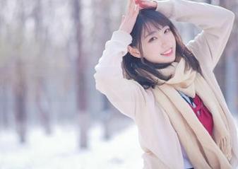 小清新的周叽是可爱兔兔，福利不断，快来原图里偷瞄一下吧！