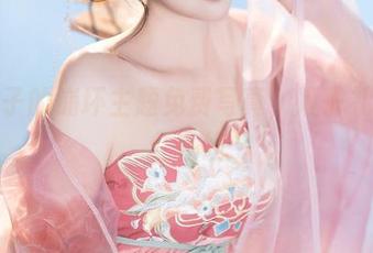 夏夏子的崩坏主题免费写真，姬子礼服走红在线