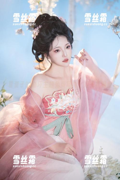 夏夏子的崩坏主题免费写真，姬子礼服走红在线