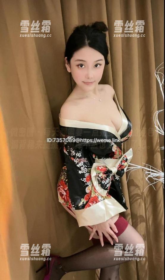 奶雯 微密圈 - 每天都需要一点奶雯和她的红色漏背裙来提振,图库不然也太单调了吧。