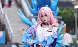 一道光——妖君白研私房写真里的能天使莫斯提马附体中