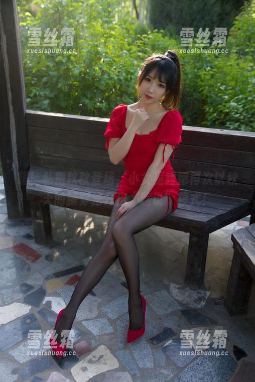 小女巫露娜 嗨!私房秋秋登场,小女巫露娜再次以秋天的新穿法开启“瞎说”模式!