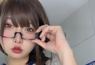 小泉学姐吖的高清套图，秘密在这里，点开试试？