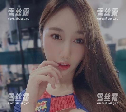 小玉吃果冻 微密圈 - 这张小玉吃果冻的原图就像在喝牛奶似的,真想独占那份光滑!