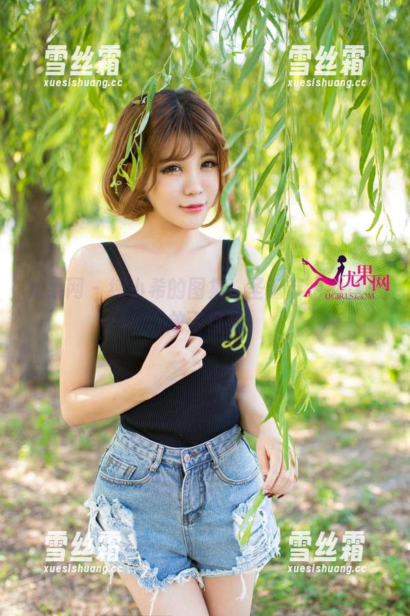 尤果网 - 纯小希的图集，圣诞节也能这么放飞自我