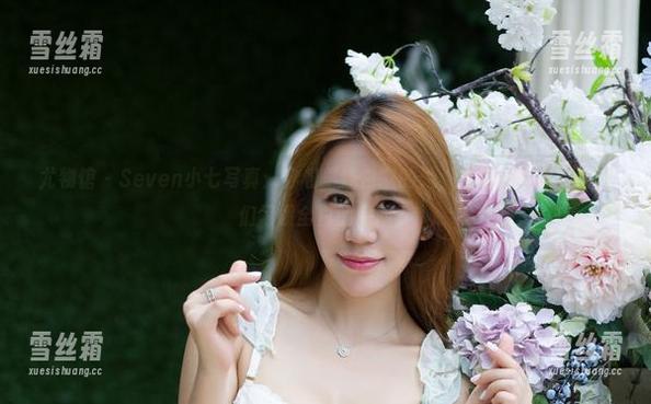 尤物馆-Seven小七 尤物馆 - Seven小七写真:穿着“纯白”的她,难道是故意要让我们习惯全白的房间?