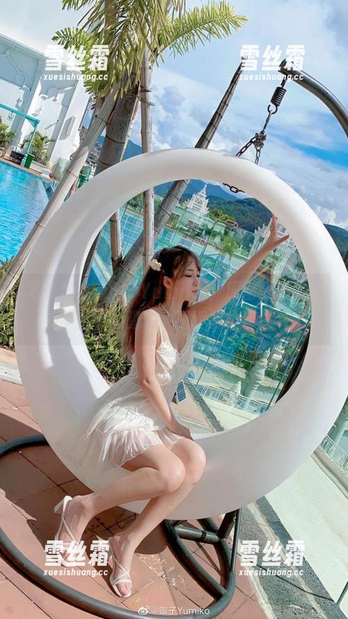 毛衣加持的御子Yumiko，原图也想引起不小的骚动，画面感拉满。