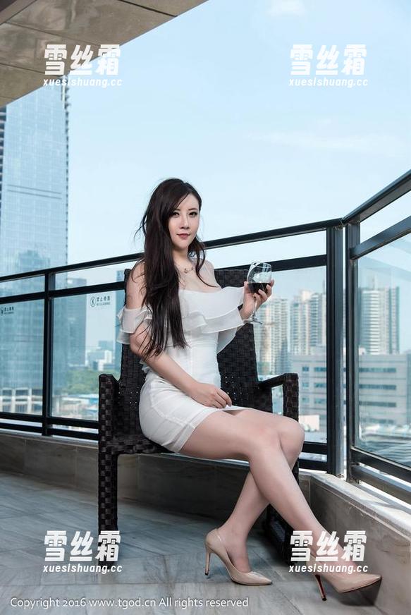 推女神-刘奕宁Lynn 推女神 - 刘奕宁Lynn的高清纯白图册,放眼一看没点新意