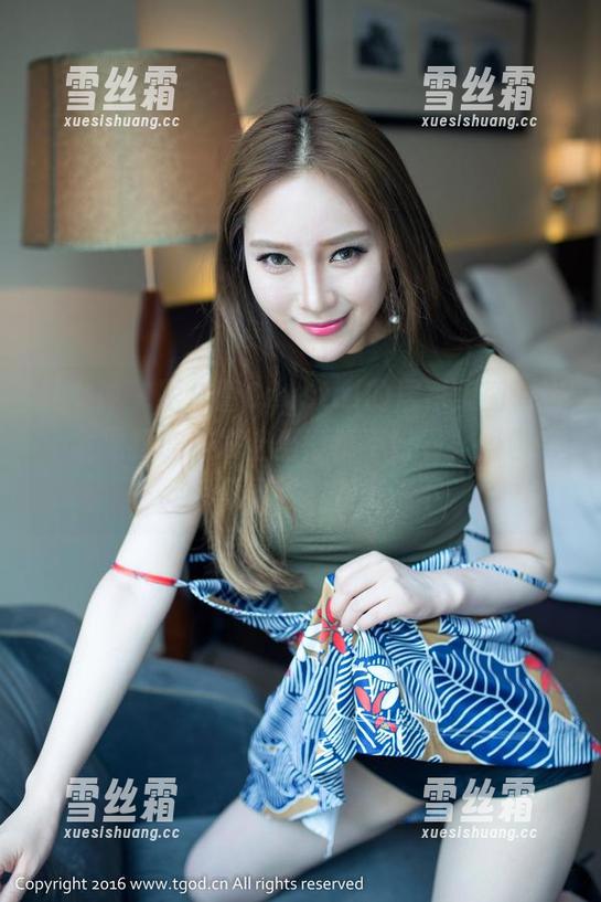 推女神-梓萱Crystal 推女神 - 跟梓萱Crystal的居家美图对比,发现我连沙发上坐得都不好看,图包来一份,顺便自我安慰一下。