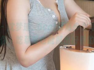 推女神 - 沈梦瑶_Gcat草莓少女写真，偷偷告诉你，吃草莓也能照出好看的灵魂！
