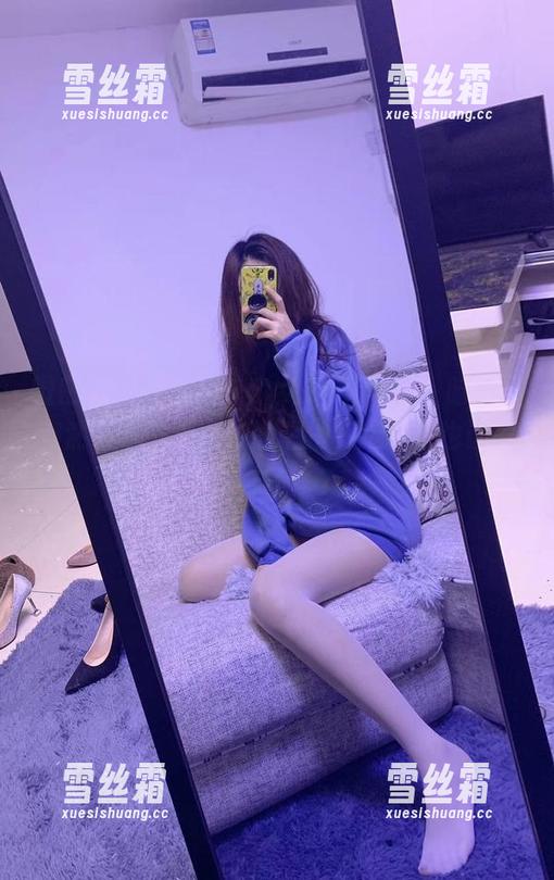 提袜少女 微密圈 - 看到提袜少女的JK写真,脑子里突然有了一堆奇妙的想法,难道我也该去提袜子了?