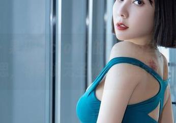 微密圈 - 果儿Victoria的半腿肉丝，裁剪得有点意思，非要说无圣光，倒是气氛颇佳。