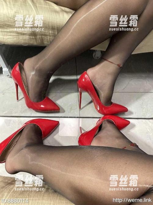 桃沢樱呀 微密圈 - 在桃沢樱呀的套装分享里,可别错过那些细节哦!