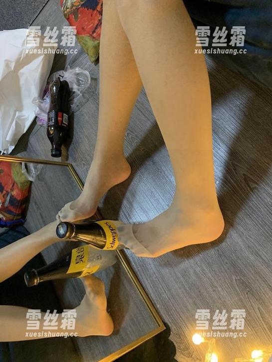 桃脱了 微密圈 - 看着桃脱了的厨娘写真,照片仿佛在说,人生不过是在厨房战斗的电影嘛。