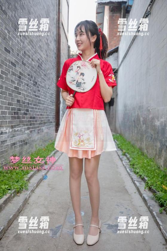 梦丝女神 - 灵唯又发万圣节美图了，切记千万不能错过这波甜蜜的鬼气。