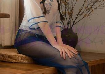 秀人网 - FoxYini孟狐狸与她的浴缸：有趣的照片合集等你来看