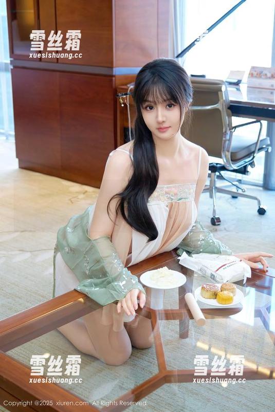 秀人网-MODEL伊若 秀人网 - 下载MODEL伊若的写真,让每个女孩都能在照片里找到自己的影子哦!