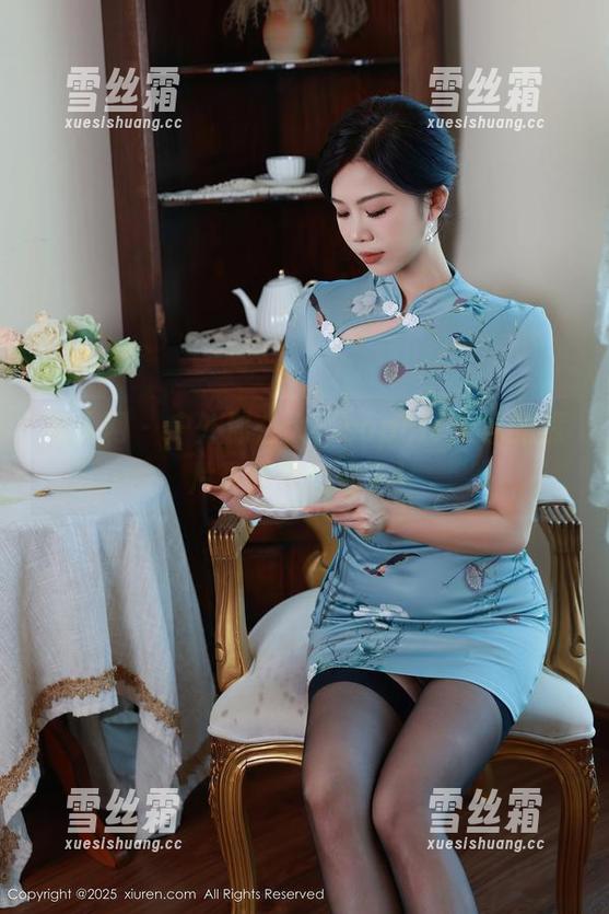 秀人网-sophie余冰 秀人网 - 户外那么大,sophie余冰的照片真把我萌化了!