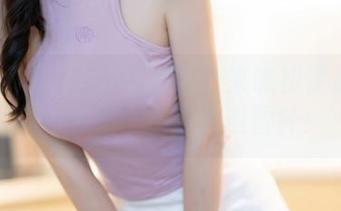 秀人网 - 女友不够常见？来瞧初梦瑶的图包，下载时请自备避雷针！