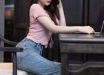 秀人网 - 图集里的她，唐安琪的校服让人怀念而又微妙