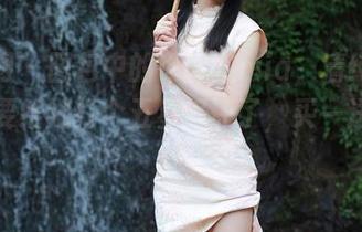 秀人网 - 图包中的徐微微mia，清纯得我都想要给她打个五星好评了，买一送一吗？