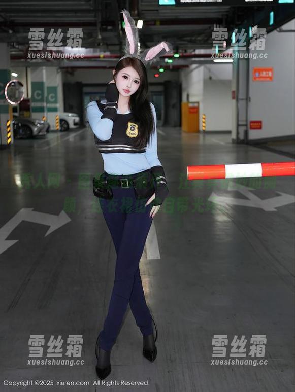 秀人网-江真真 秀人网 - 图集逐渐展开,江真真微妙的侧颜,连衣裙仿佛自带光环。