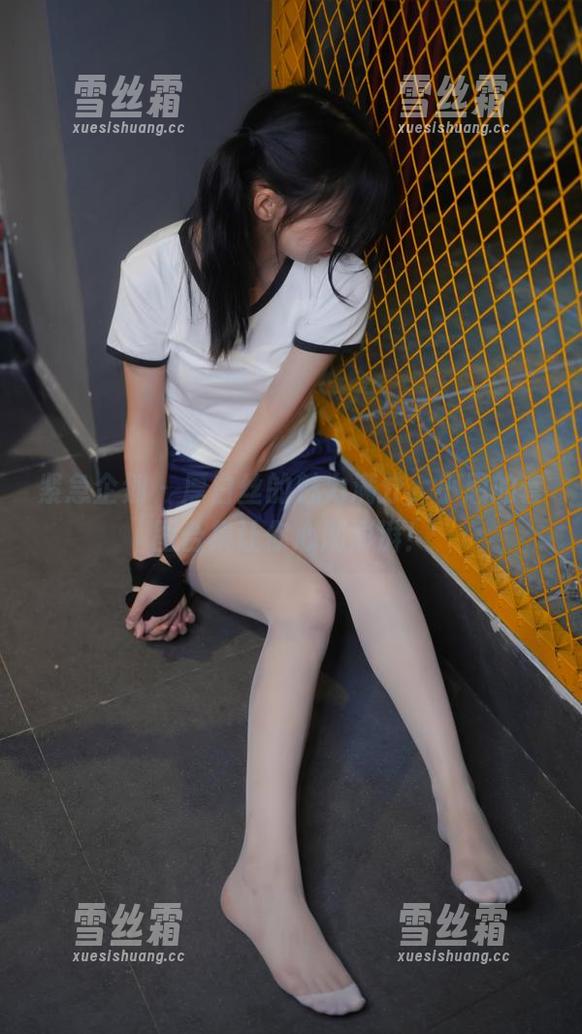 紧急企划-小恩 紧急企划 - 厚白丝的魅力满分,小恩的套图合集让你心潮澎湃!