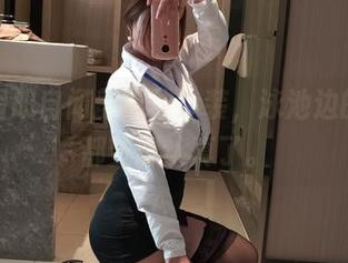 最新图册自闭颜球球泳装，泳池边的目光都变得认真了。