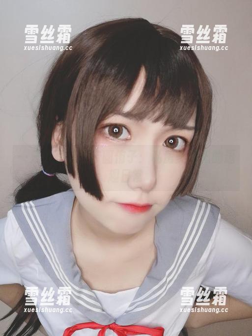 一只小野猫与芋圆侑子：私房美图里的逗趣日常