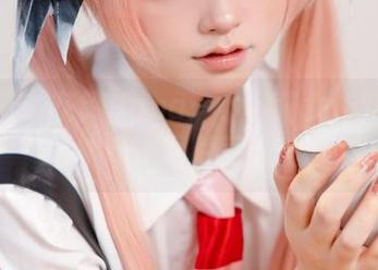 不一样的花铃Hana：小熊猫女仆新姿态，高清图片惹人爱