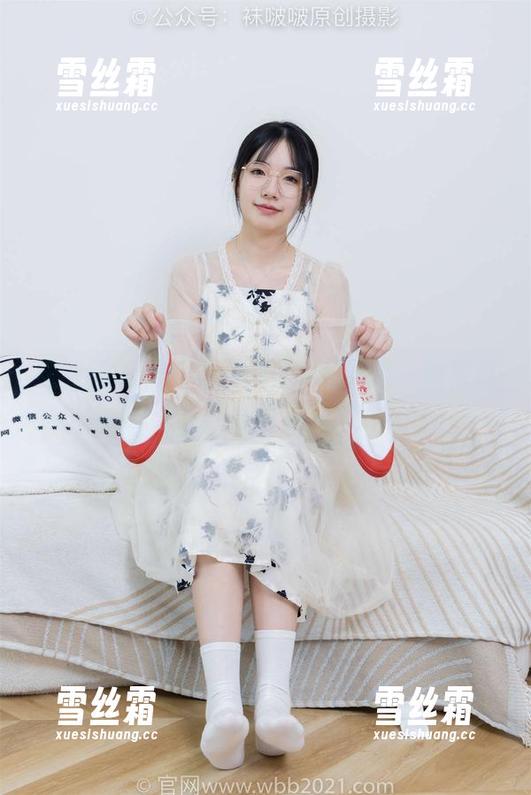 袜啵啵-小甜豆 袜啵啵 - 当小甜豆遇上学姐:这一组写真能不能让我喷几句?